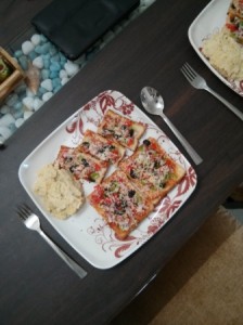 Open Toast Pizzas with Mashed Potatoes